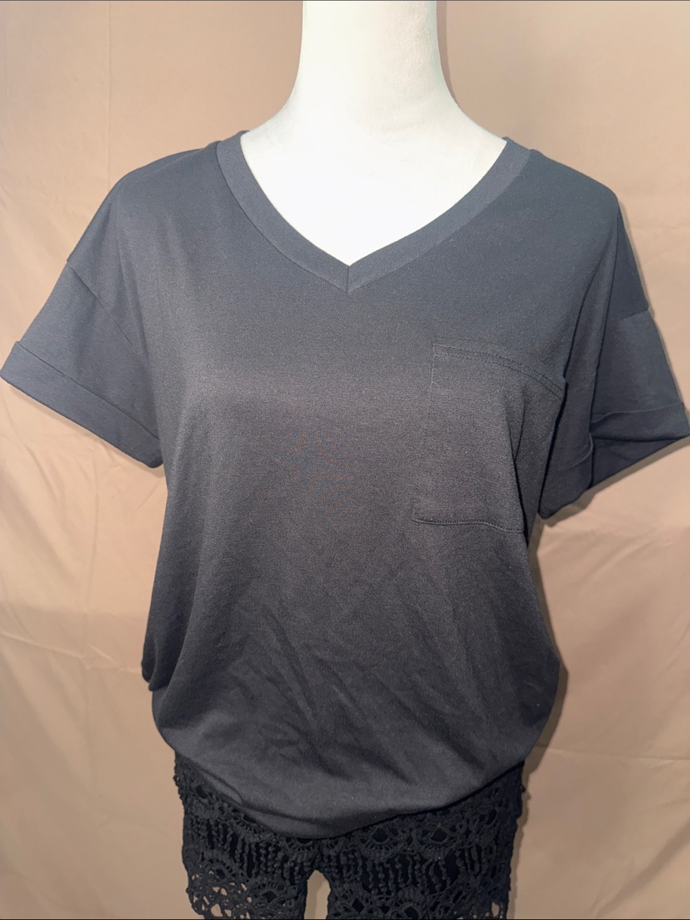 NWOT Amazon Basic Women's V-Neck Pocket Tee - Black